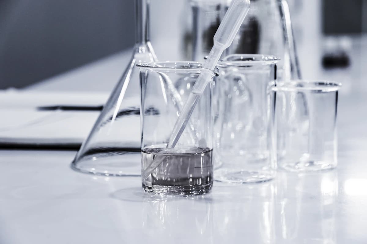 Peptide calculator interface with checkable concentration math